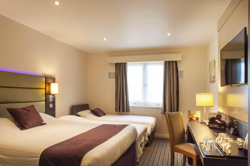 Premier Inn London Edgware بارنيت الغرفة الصورة