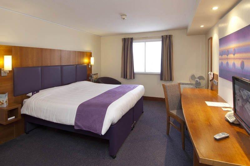 Premier Inn London Edgware بارنيت المظهر الخارجي الصورة