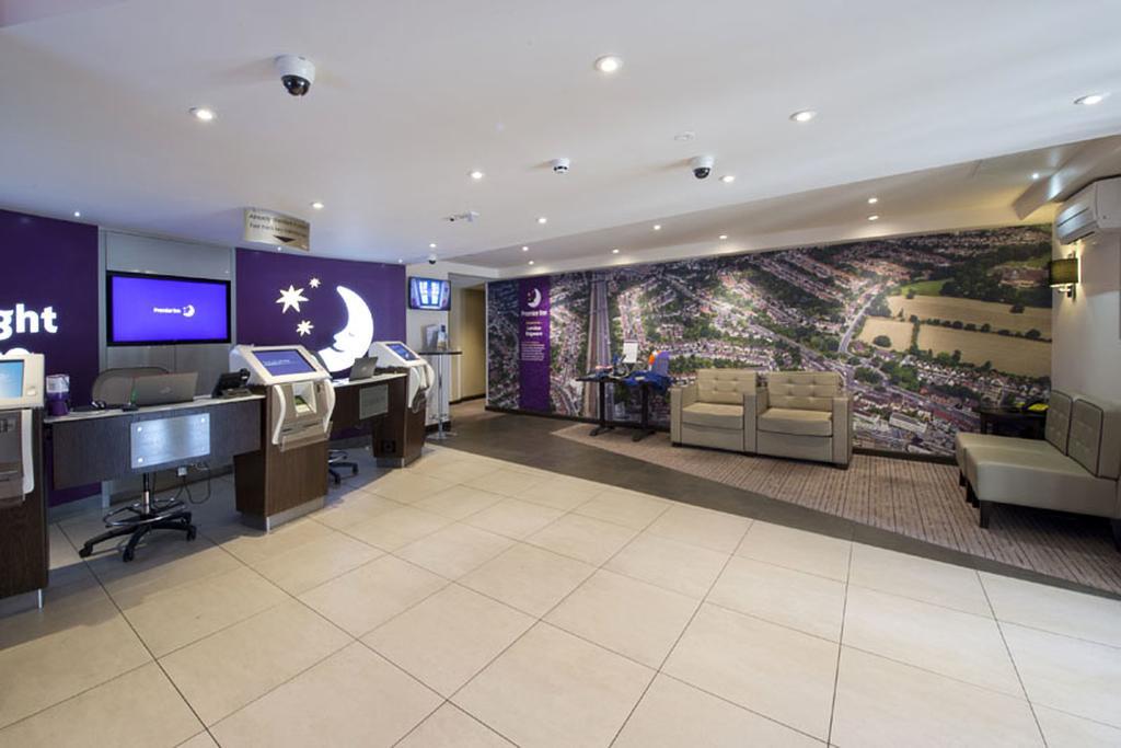 Premier Inn London Edgware بارنيت المظهر الخارجي الصورة